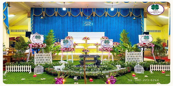 ดอกไม้หน้าศพแนวสวน ดอกไม้หน้าหีบแบบสวน ดอกไม้งานศพแนวสวนธรรมชาติ สวนดอกไม้งานศพสวยๆ สวนดอกไม้หน้าศพ สวนธรรมชาติประดับหน้าหีบศพ แบบที่ 33
