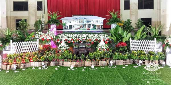 ดอกไม้หน้าศพสวยๆพร้อมสวน แบบที่ 52