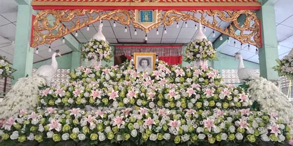 ดอกไม้แห้งหน้าหีบ แบบที่ 19